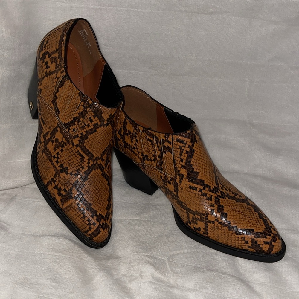 Coach Women’s Tan and Black w/Snakeskin Boots Size 7 C US 37.5 EUR - Picture 13 of 13